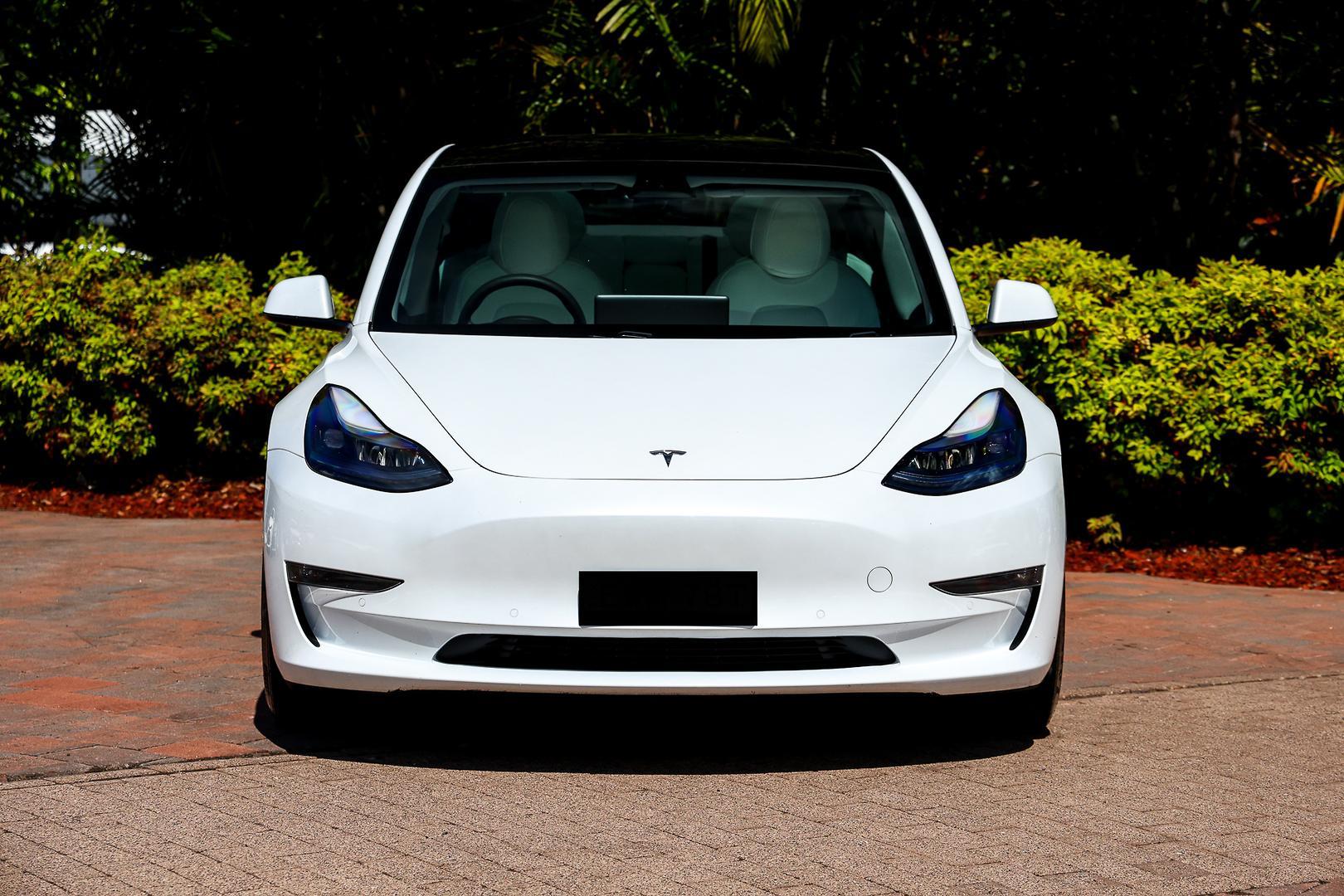 2022 Tesla Model 3 Performance in White