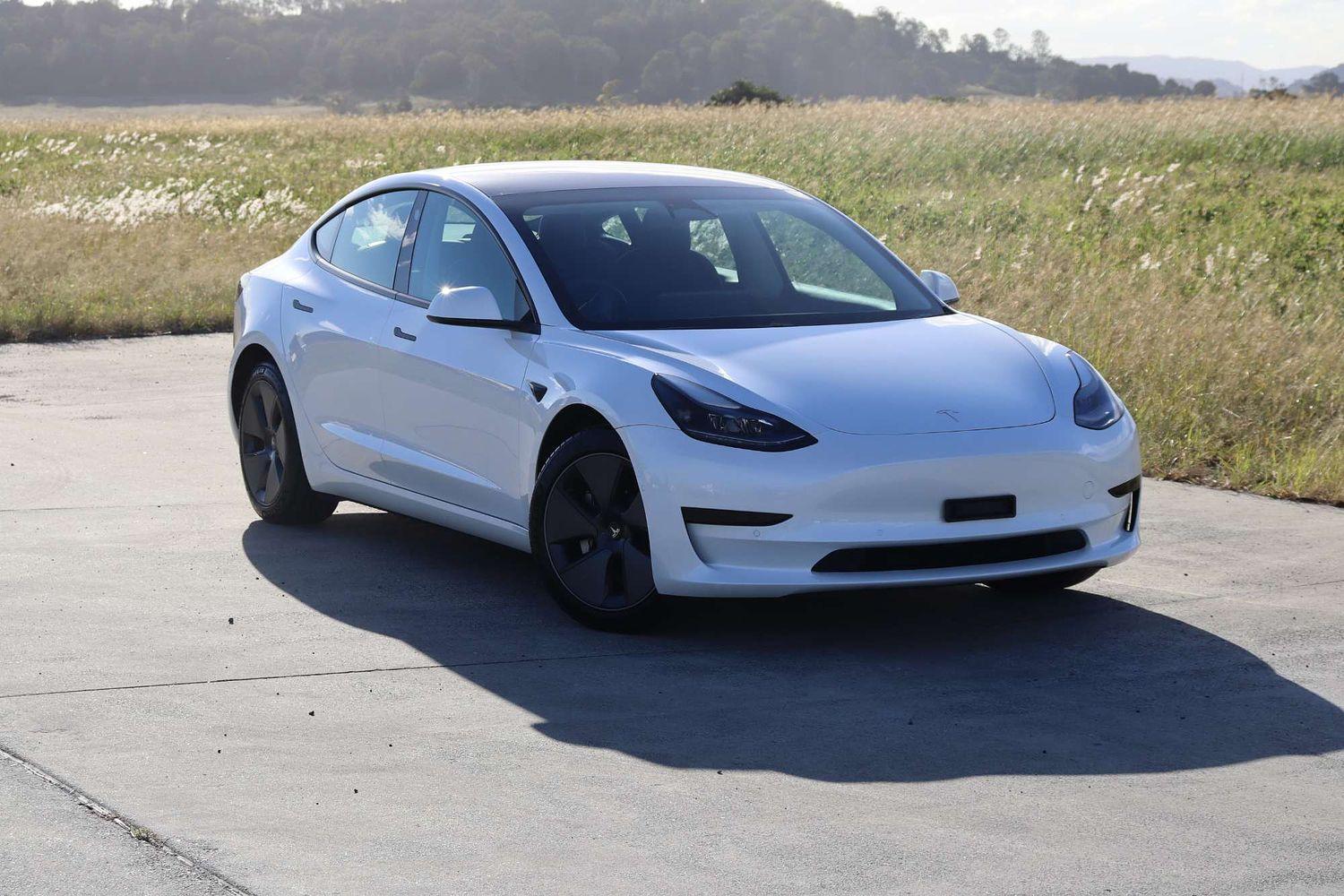 2022 Tesla Model 3 Rear-Wheel Drive in White