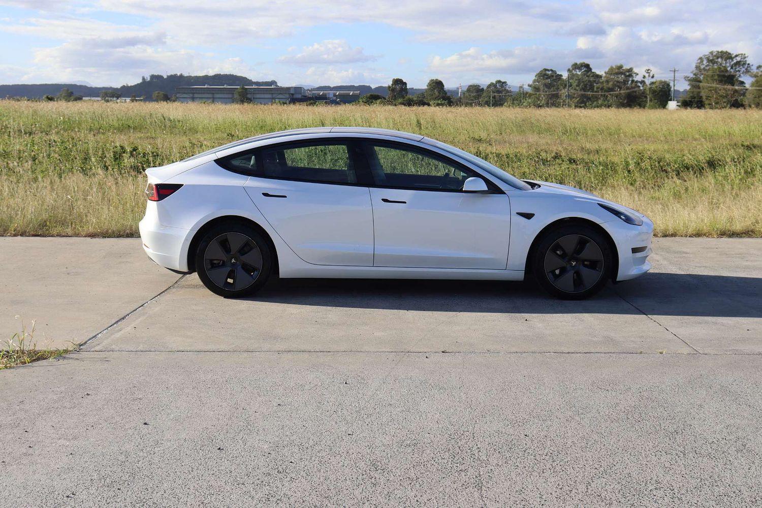2022 Tesla Model 3 Rear-Wheel Drive in White