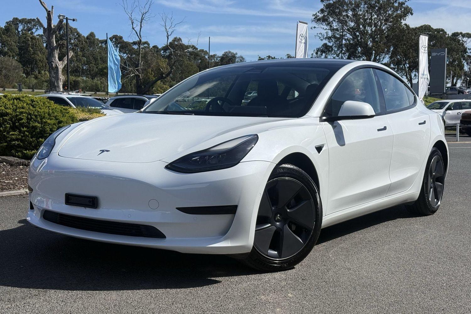 2023 Tesla Model 3 Rear-Wheel Drive in White