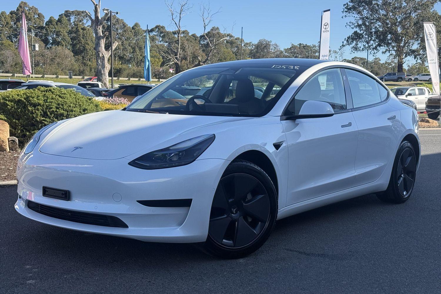 2023 Tesla Model 3 Rear-Wheel Drive in White