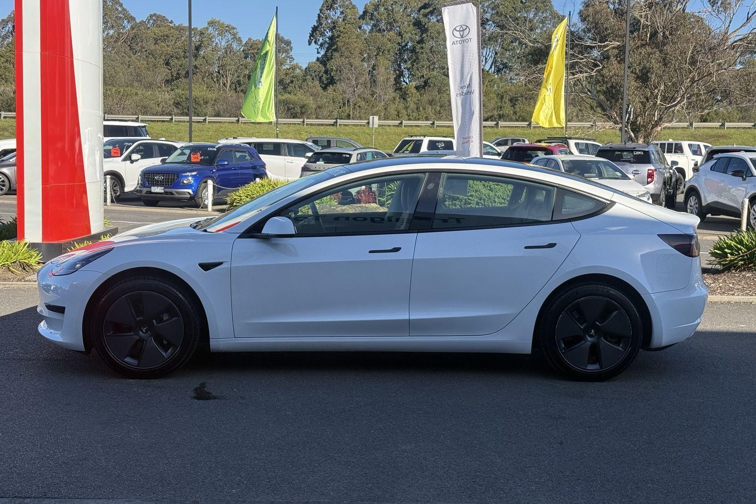 2023 Tesla Model 3 Rear-Wheel Drive in White
