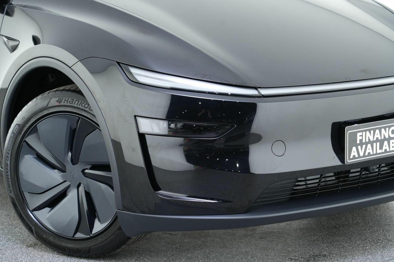 2025 Tesla Model Y Rear-Wheel Drive in Black
