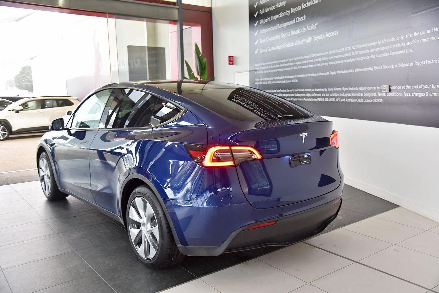 2022 Tesla Model Y Rear-Wheel Drive in Blue