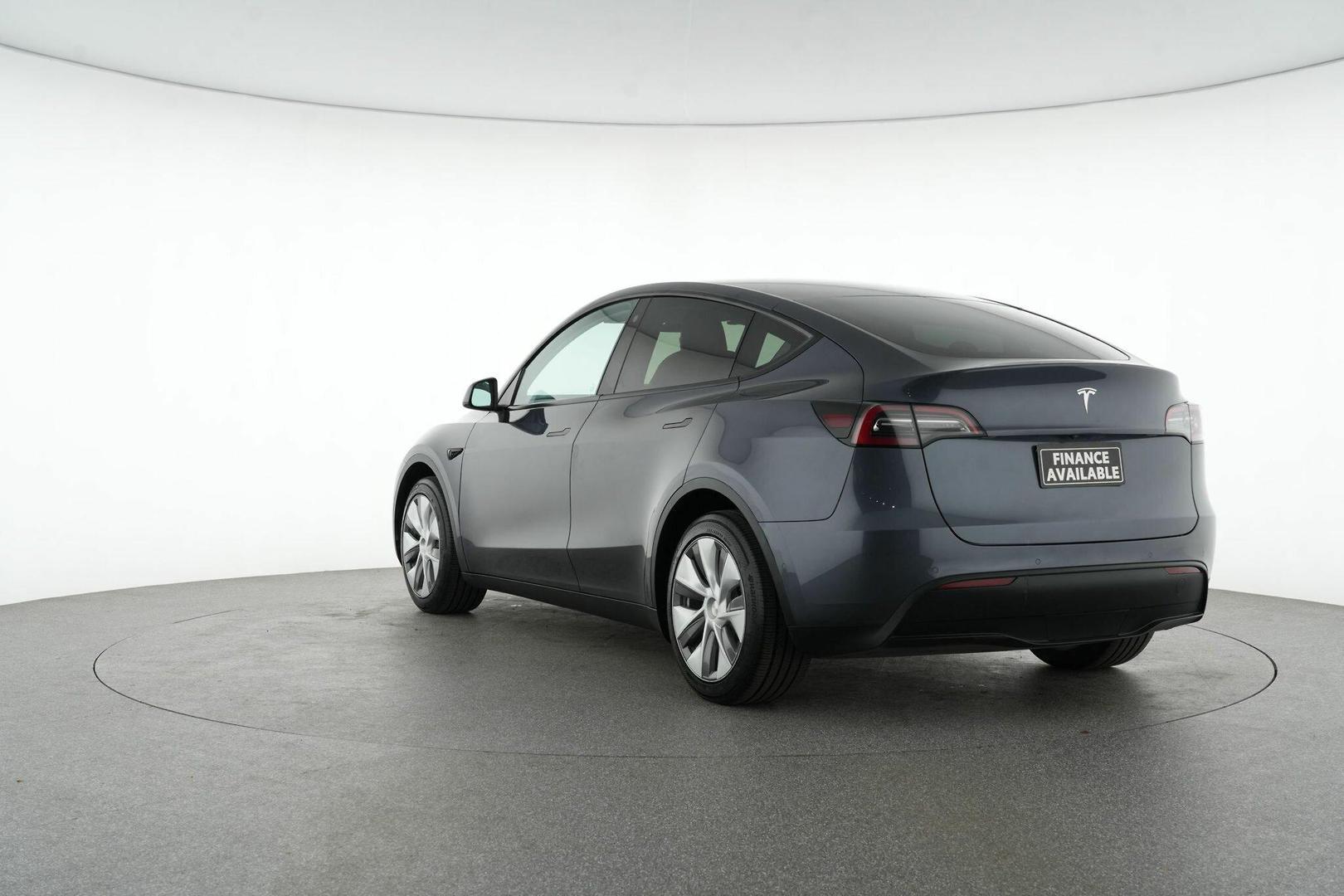 2022 Tesla Model Y Rear-Wheel Drive in Grey