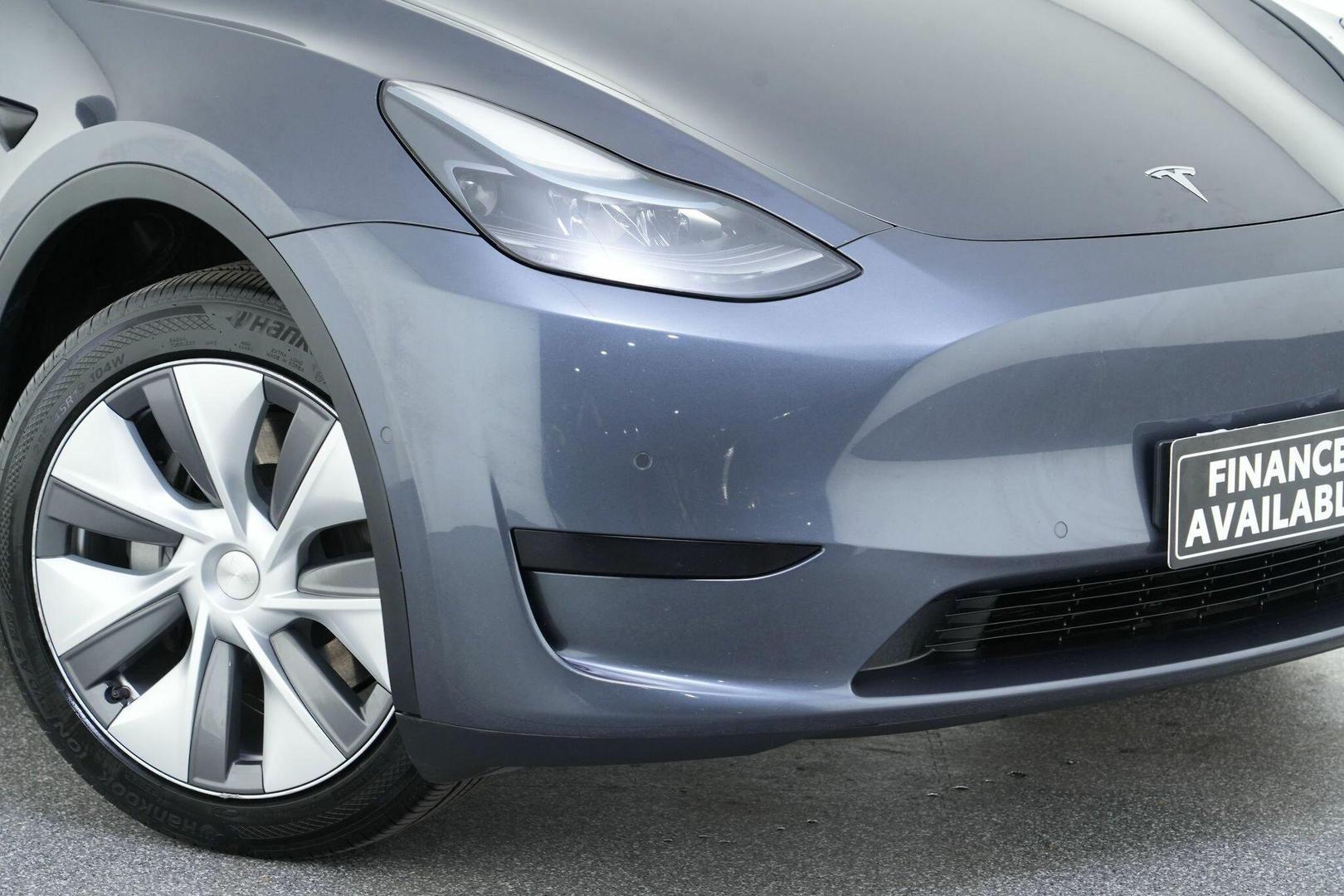 2022 Tesla Model Y Rear-Wheel Drive in Grey