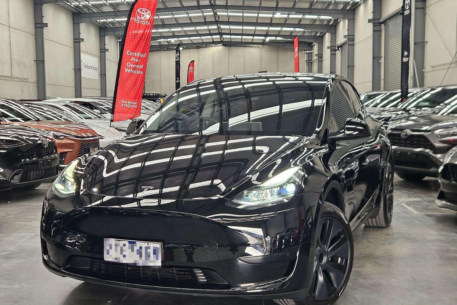 2025 Tesla Model Y Rear-Wheel Drive in Black
