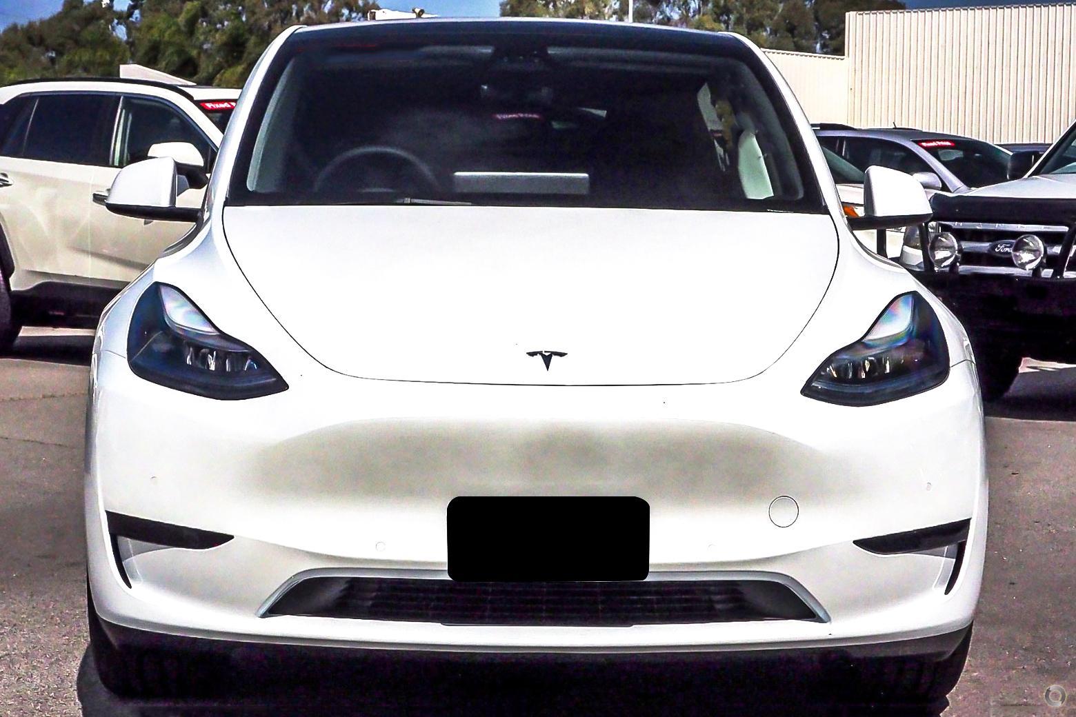 2023 Tesla Model Y Rear-Wheel Drive in White