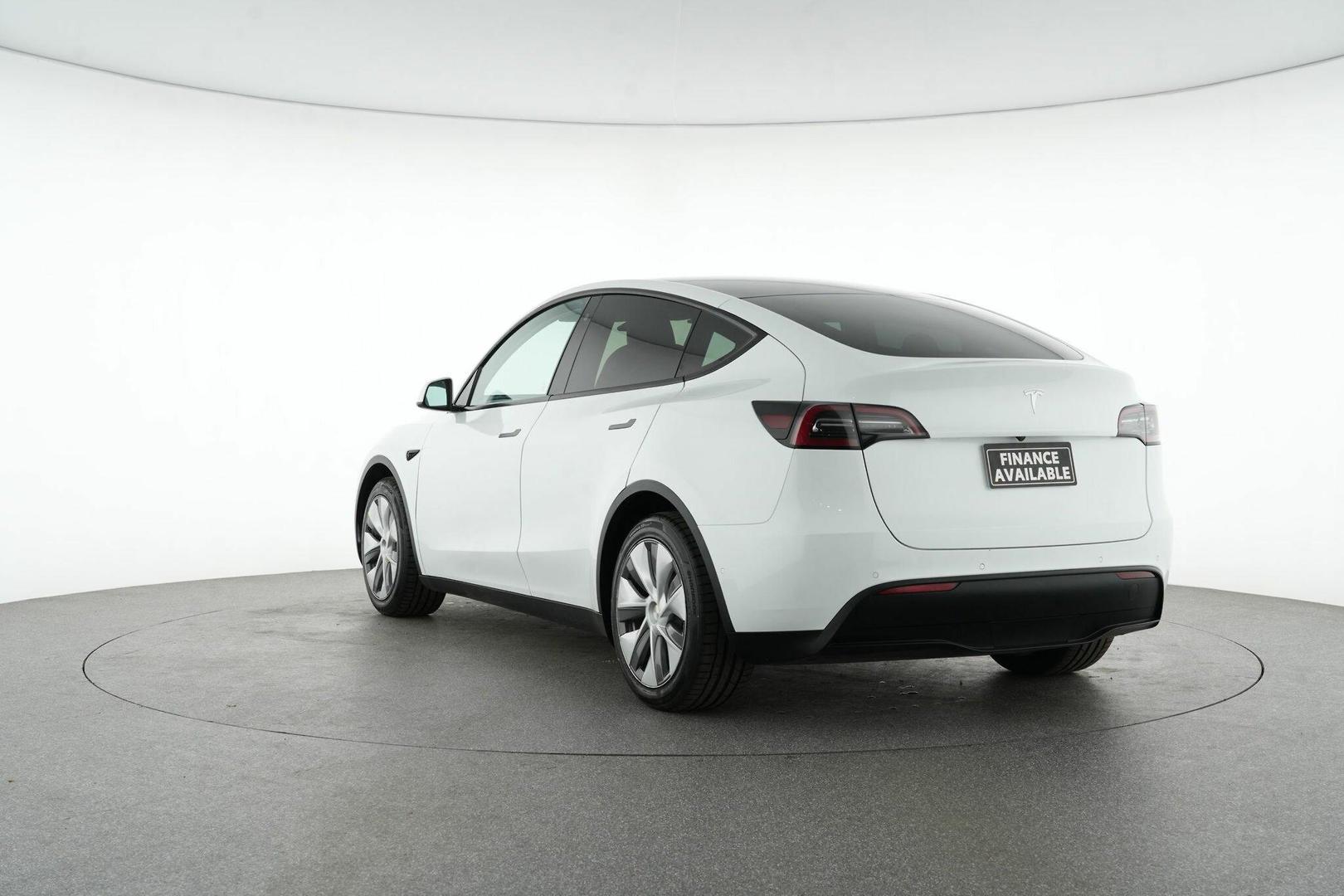 2022 Tesla Model Y Rear-Wheel Drive in White