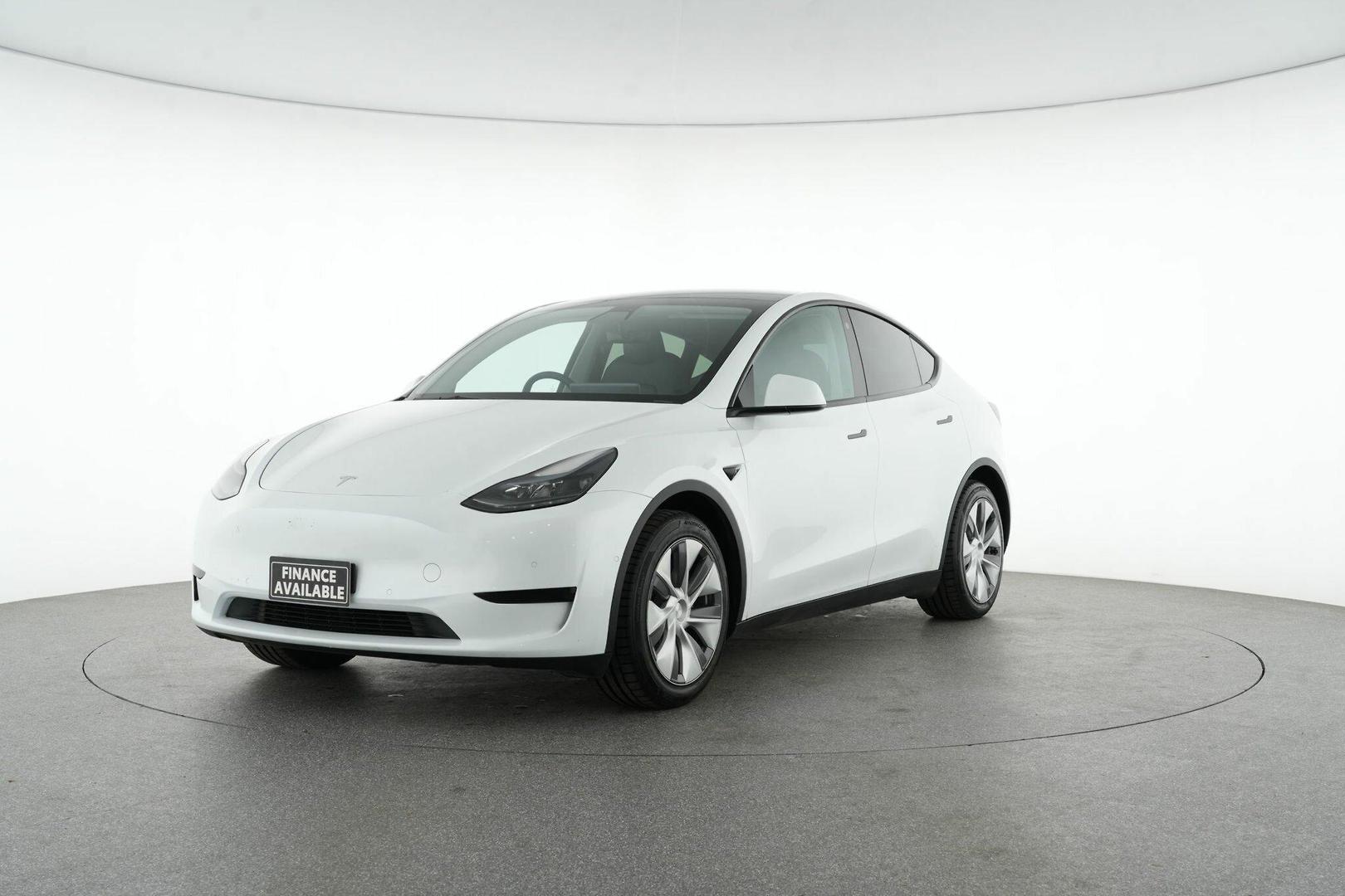2022 Tesla Model Y Rear-Wheel Drive in White