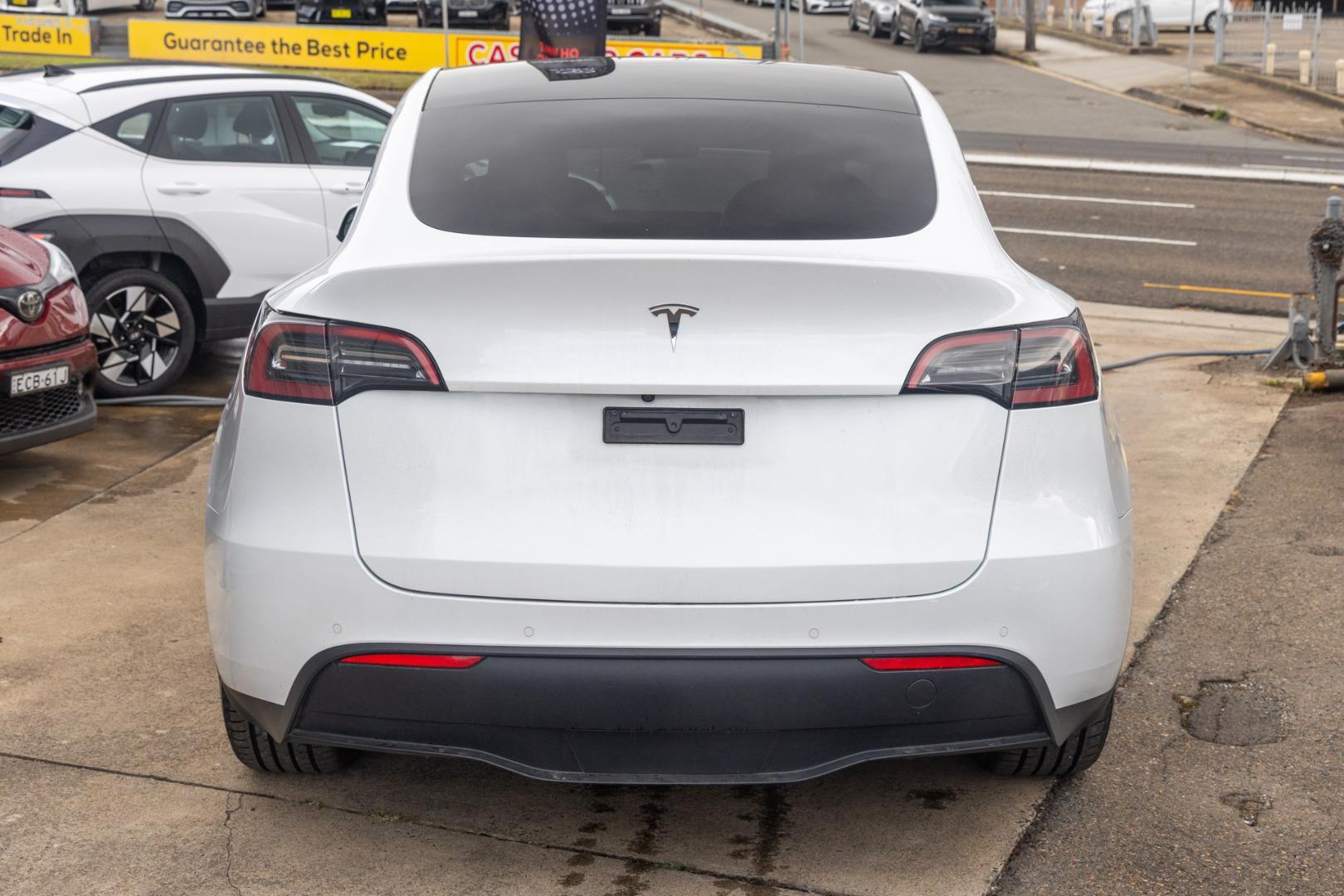 2022 Tesla Model Y Rear-Wheel Drive in White