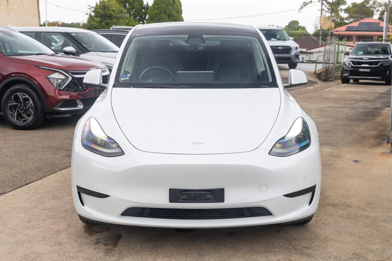 2022 Tesla Model Y Rear-Wheel Drive in White