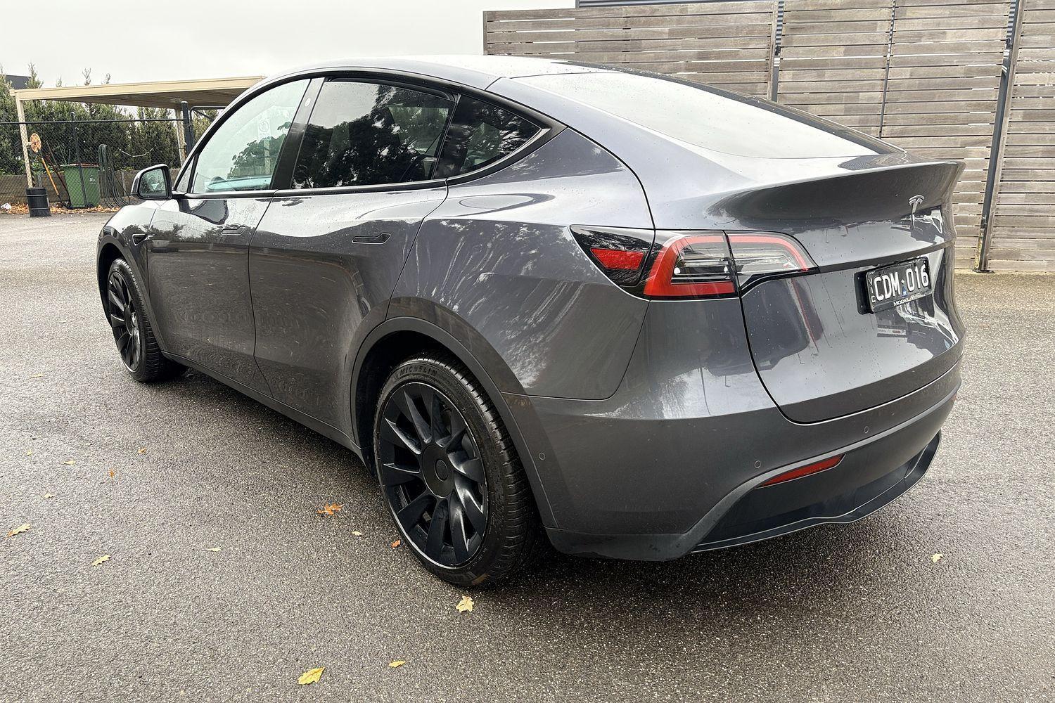 2022 Tesla Model Y Rear-Wheel Drive in Grey