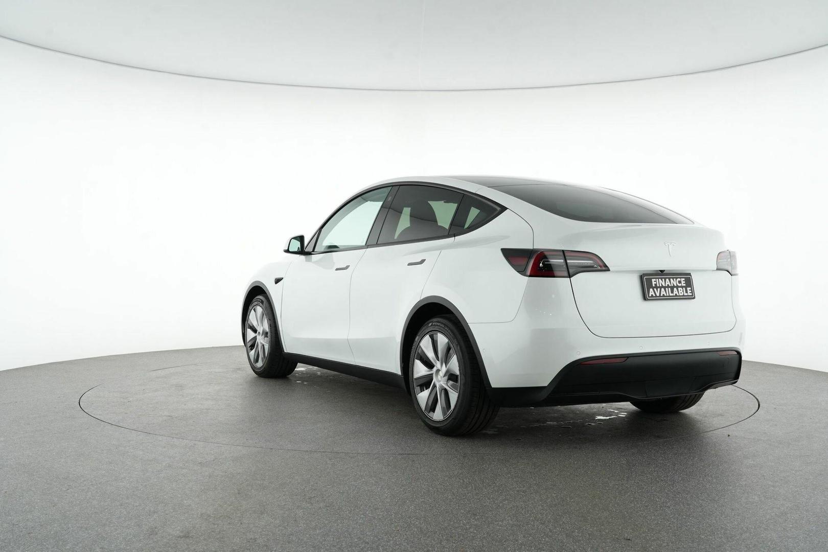 2022 Tesla Model Y Rear-Wheel Drive in White