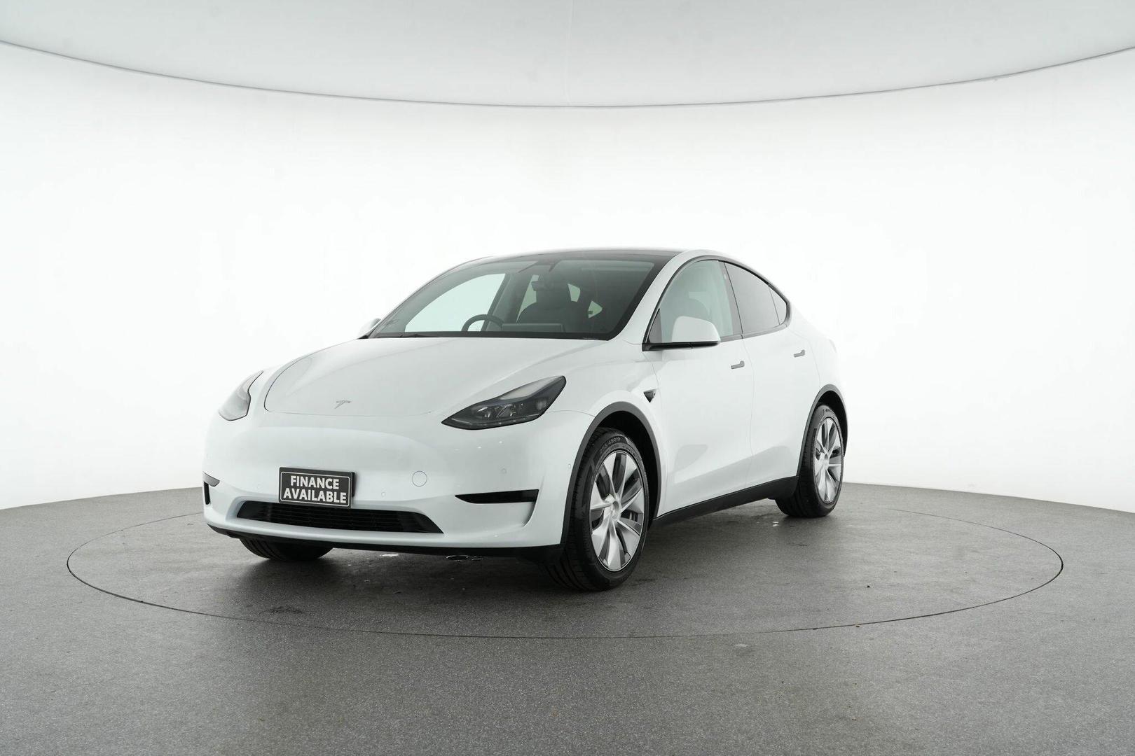 2022 Tesla Model Y Rear-Wheel Drive in White