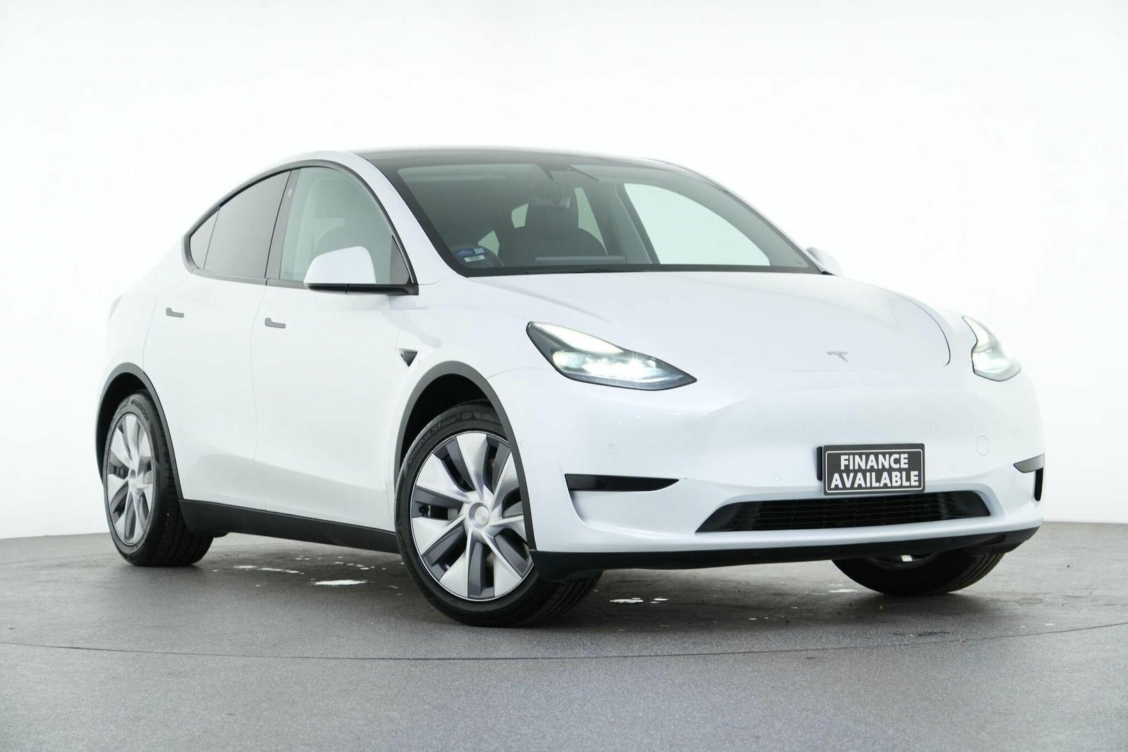 2022 Tesla Model Y Rear-Wheel Drive in White