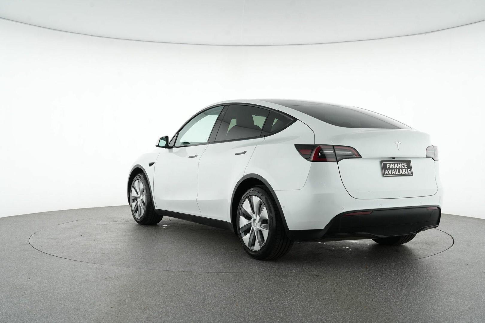 2022 Tesla Model Y Rear-Wheel Drive in White