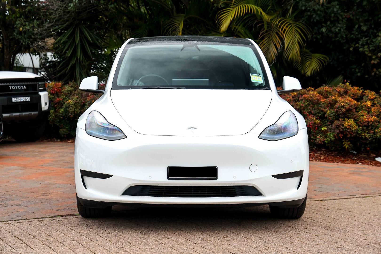 2023 Tesla Model Y Rear-Wheel Drive in White