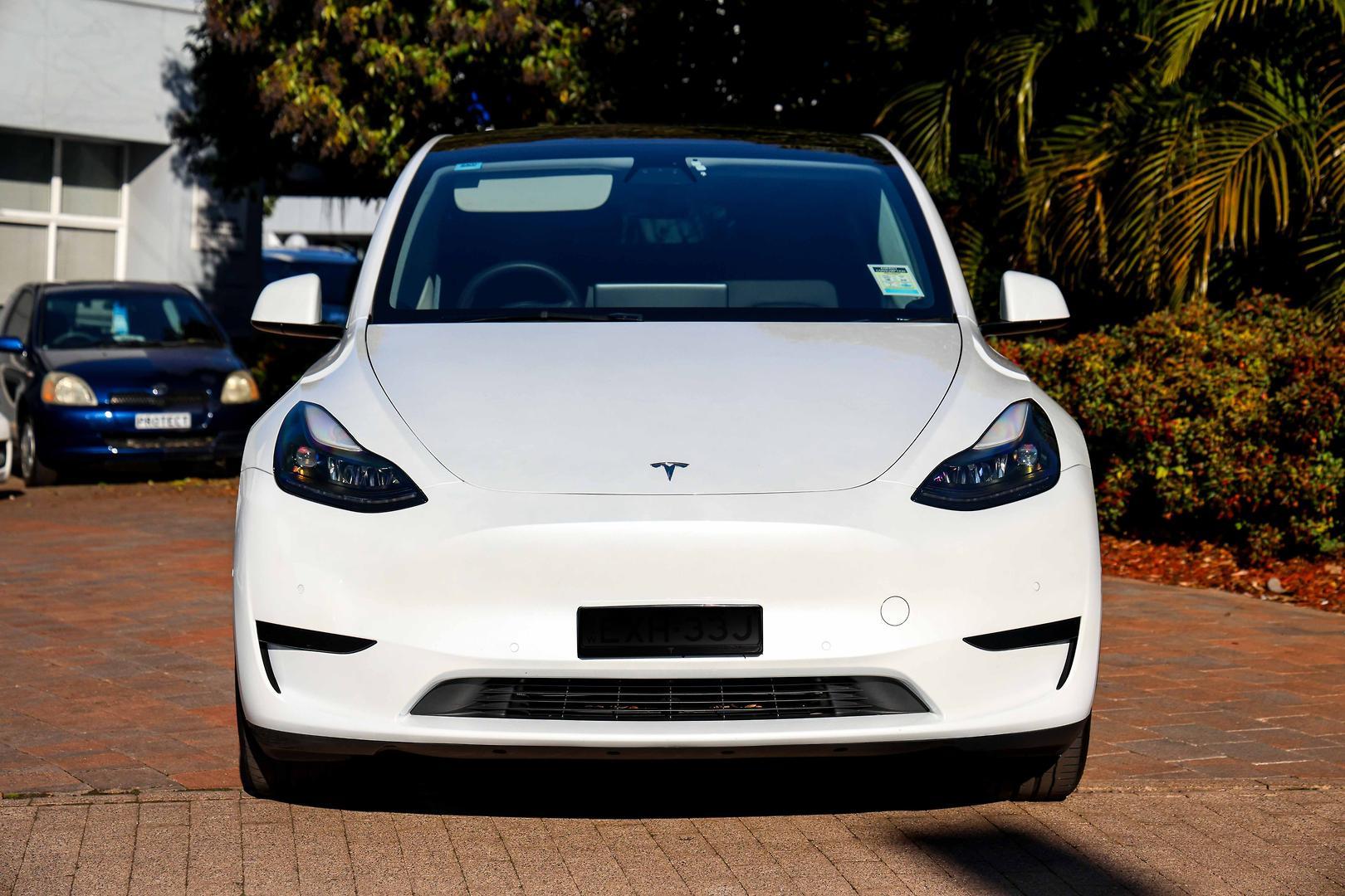 2023 Tesla Model Y Rear-Wheel Drive in White