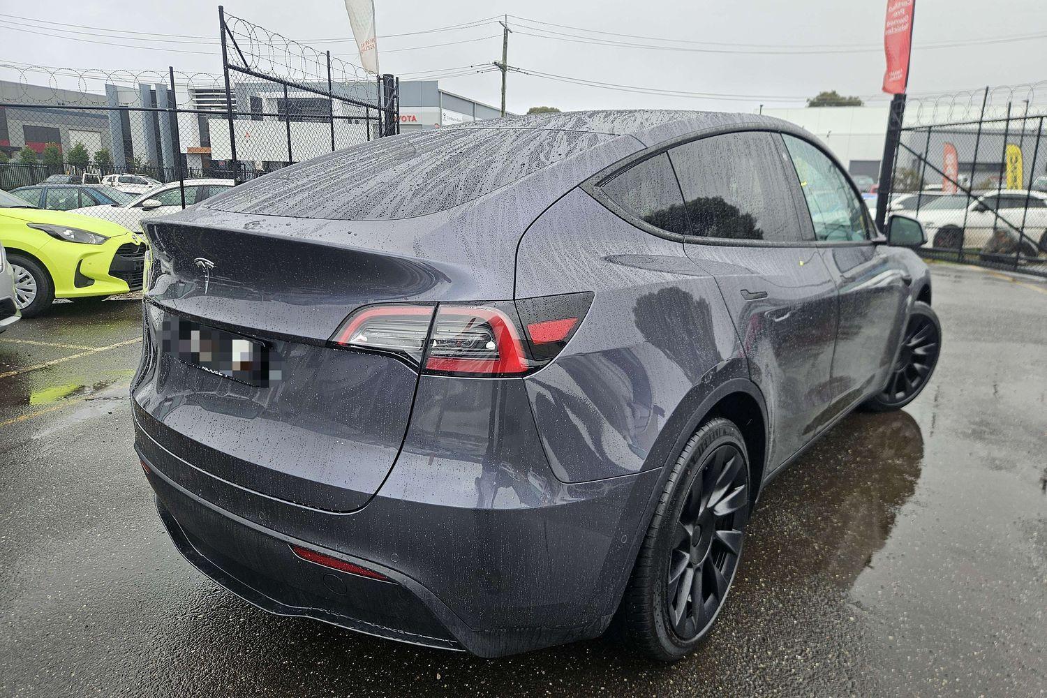 2022 Tesla Model Y Rear-Wheel Drive in Grey