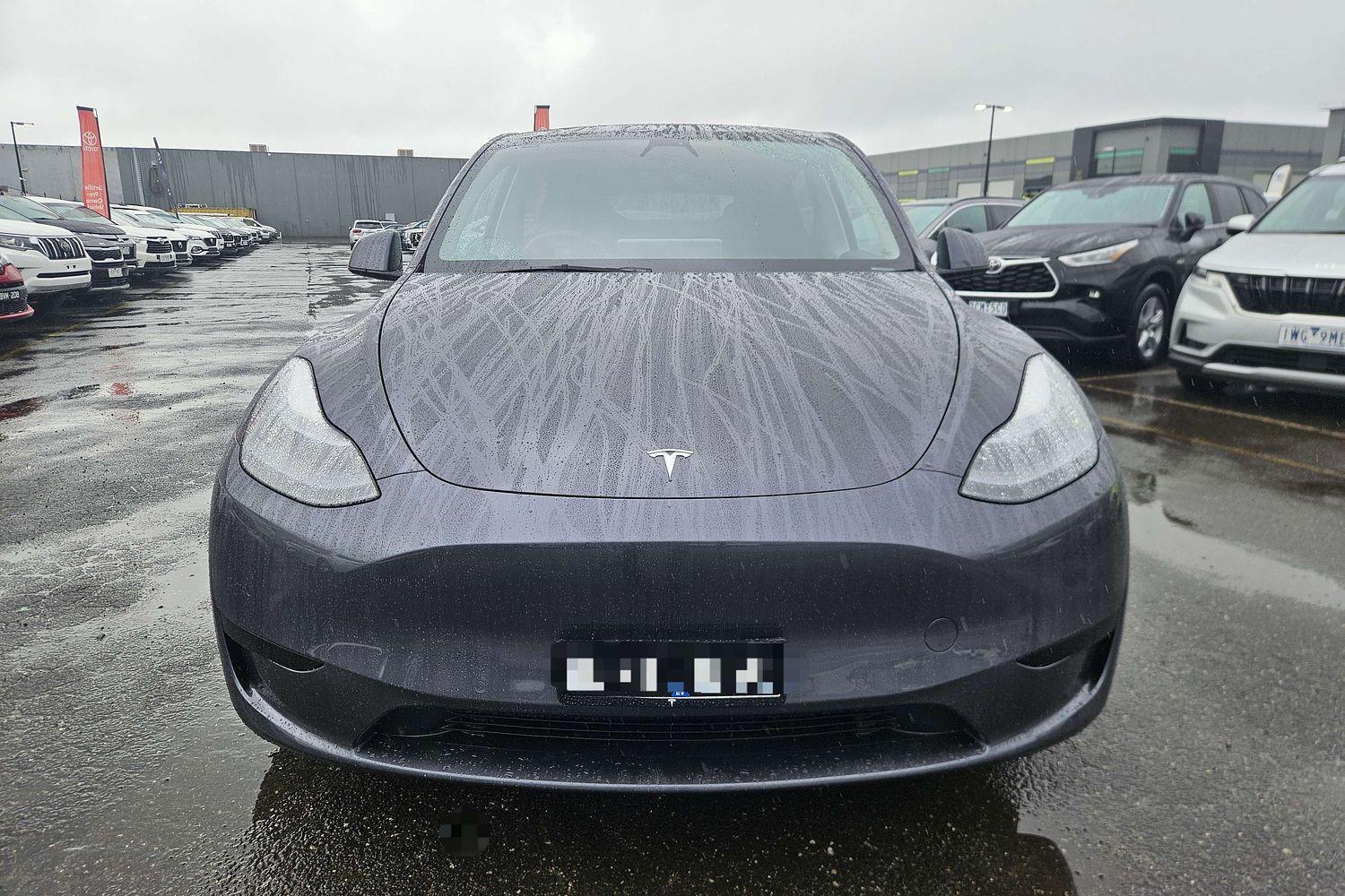 2022 Tesla Model Y Rear-Wheel Drive in Grey