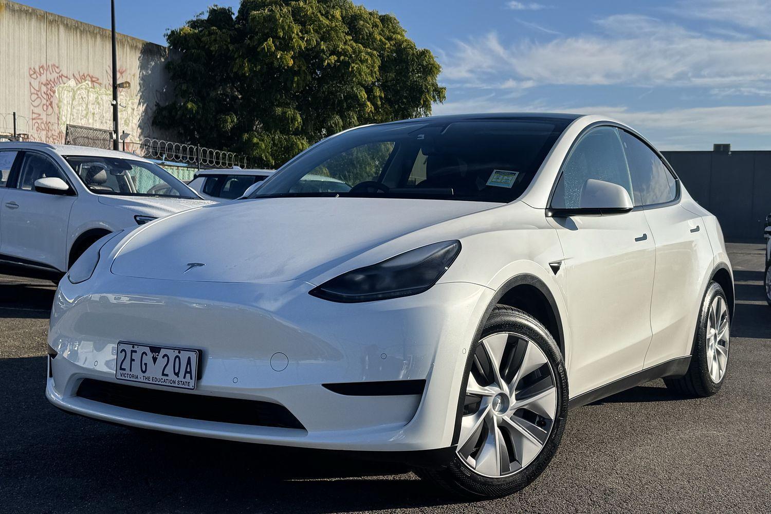 2022 Tesla Model Y Rear-Wheel Drive in White