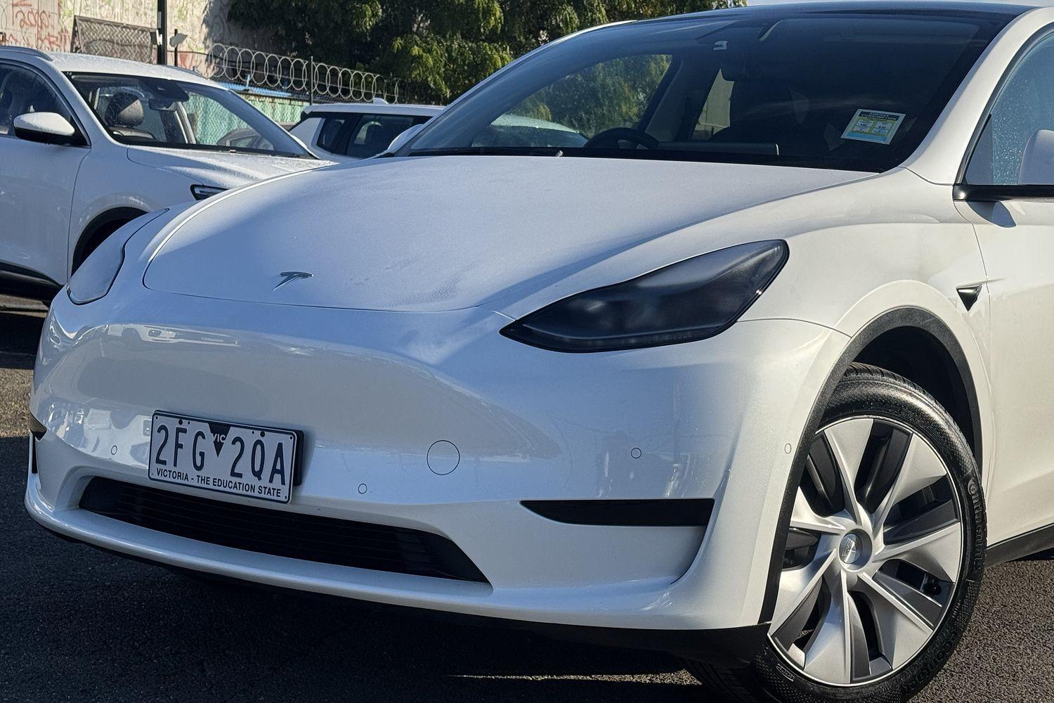 2022 Tesla Model Y Rear-Wheel Drive in White