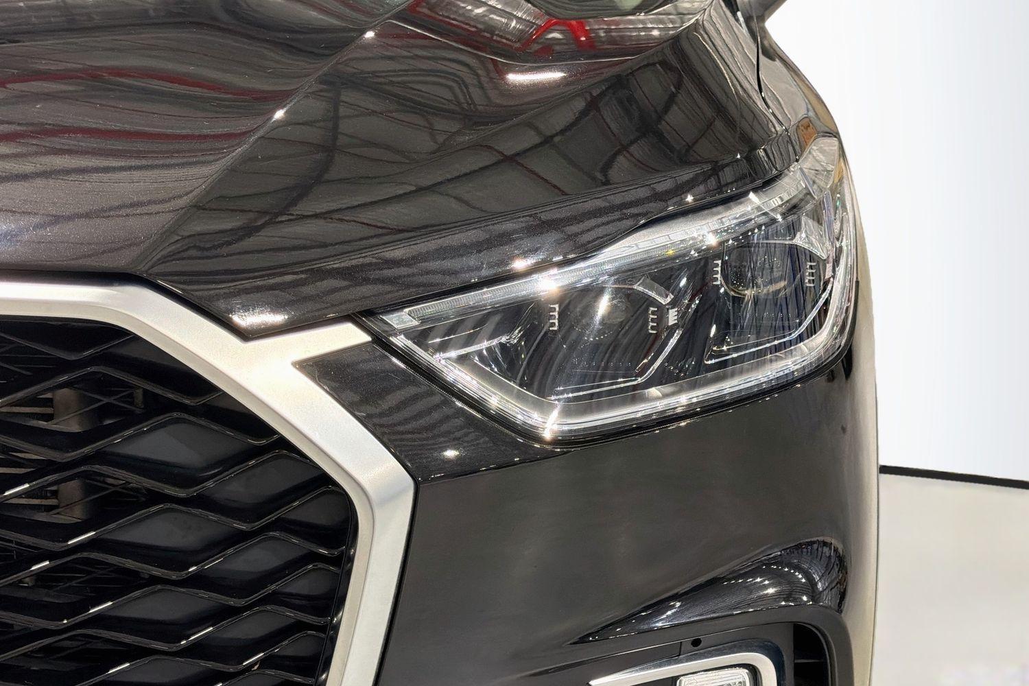 2022 LDV D90 Executive in Black