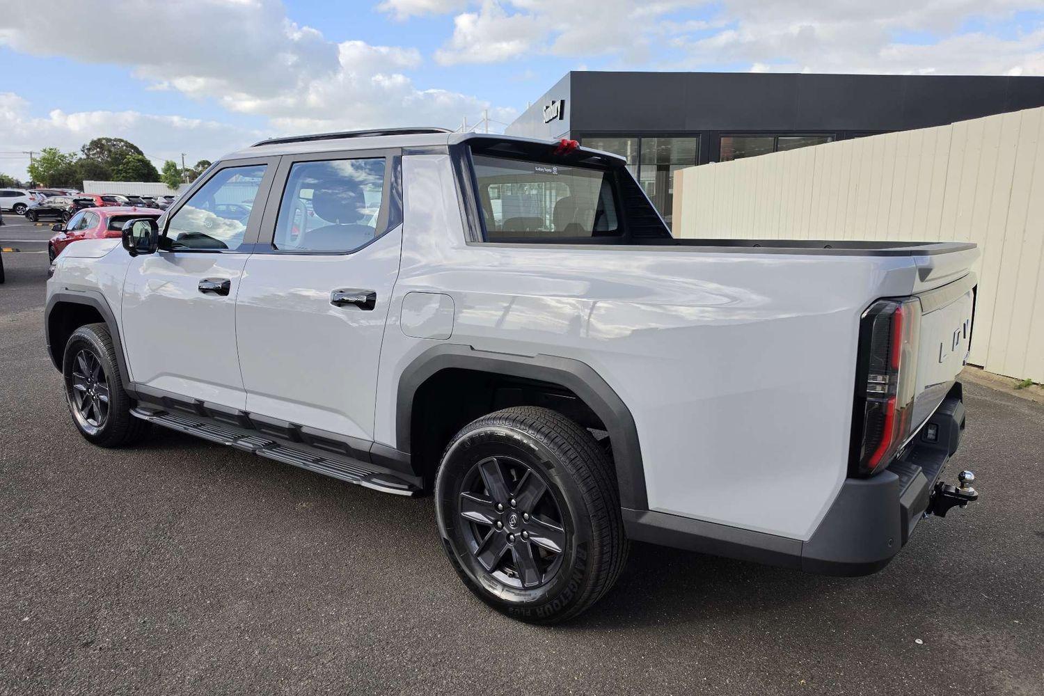2025 LDV Terron 9 Origin in Concrete Grey (2j)