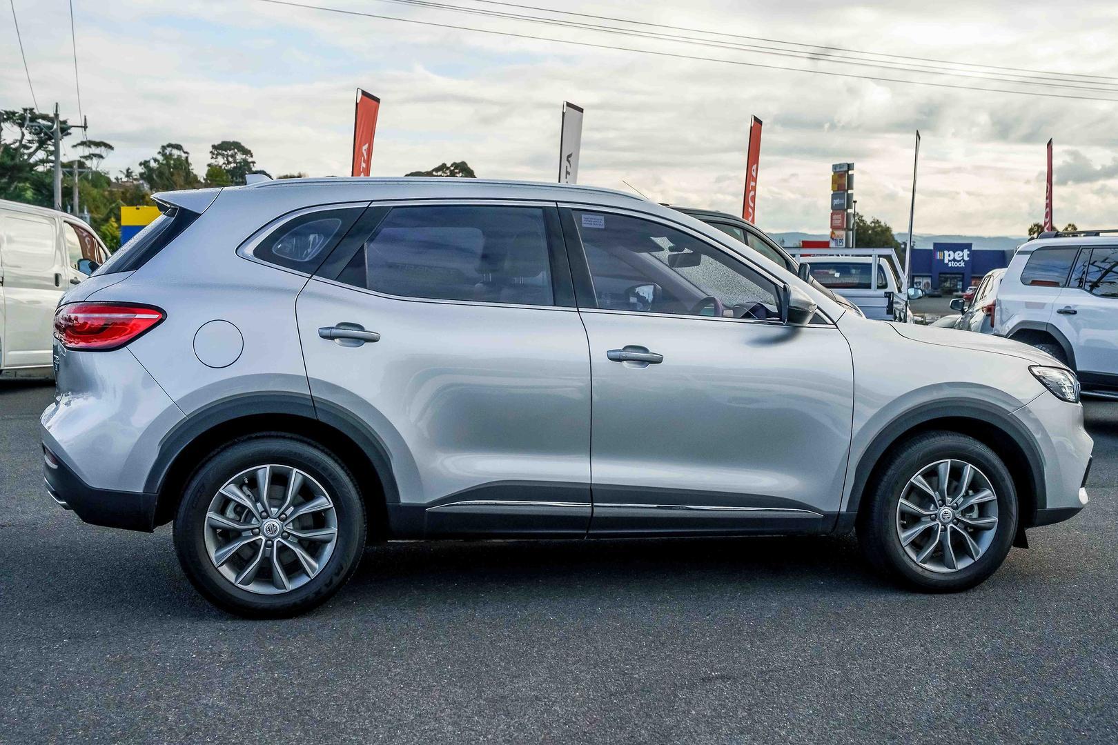 2022 MG HS Plus EV Excite in Silver