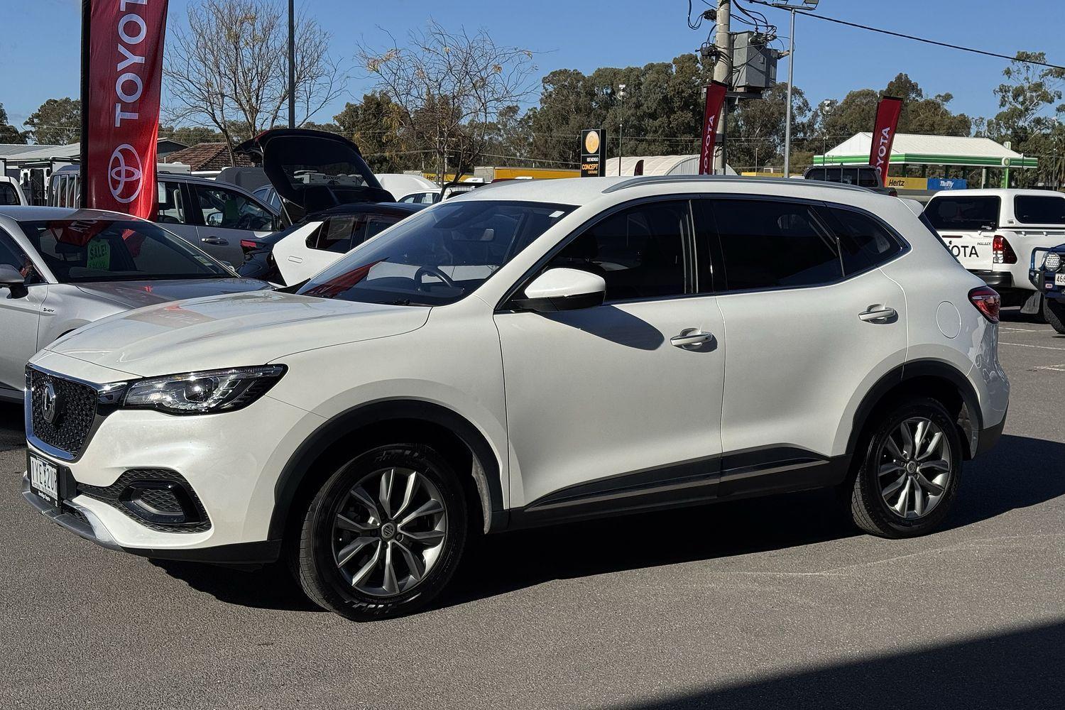 2022 MG HS Plus EV Excite in White