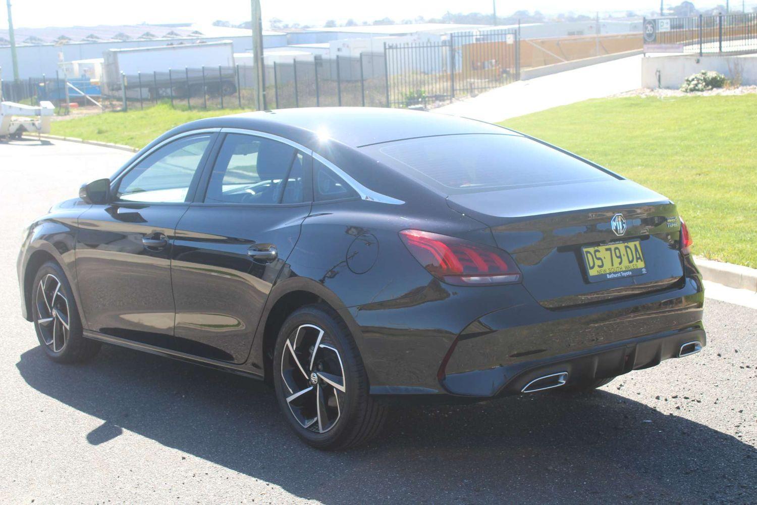 2025 MG MG5 Essence in Black Pearl Metallic