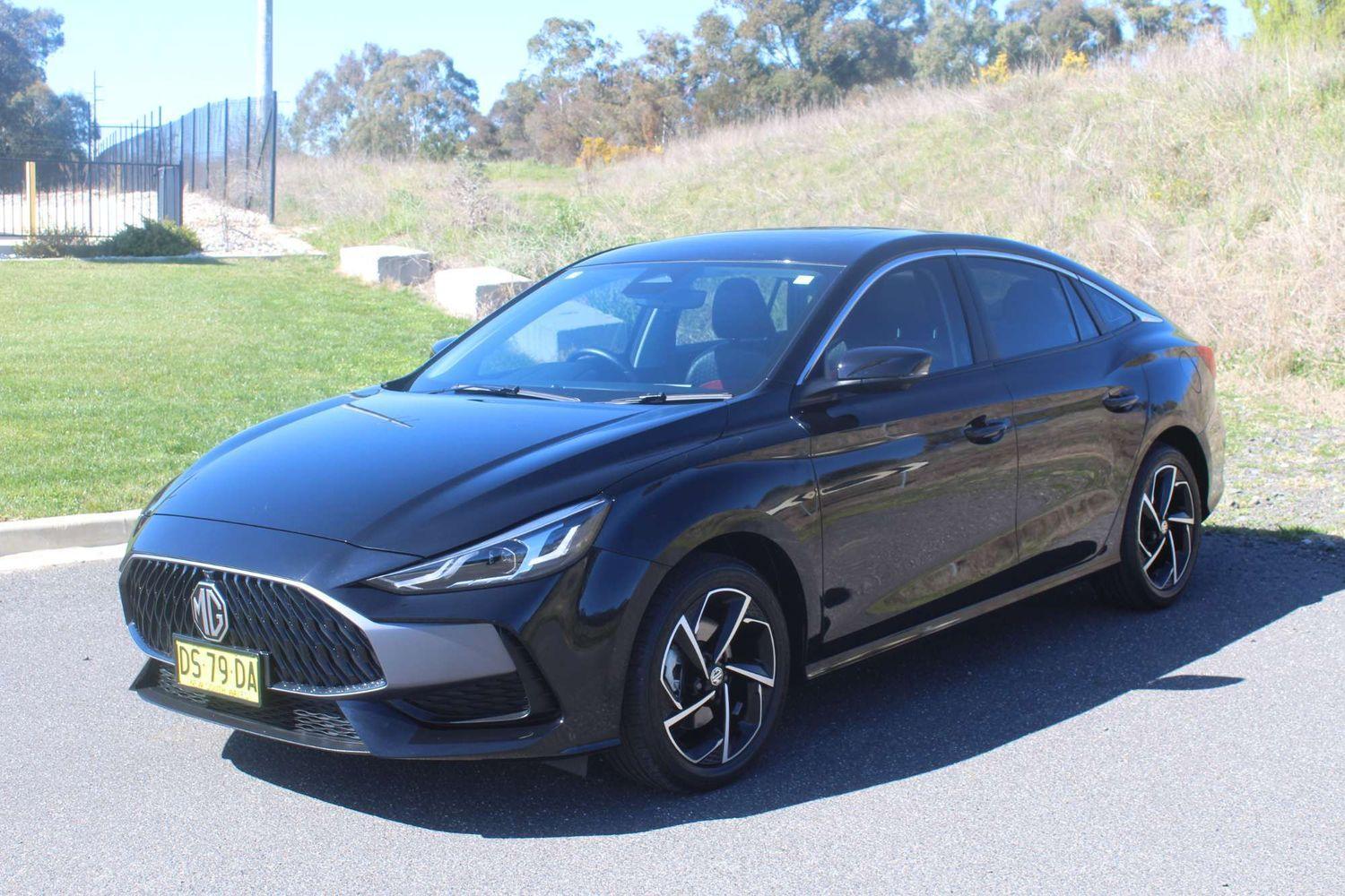 2025 MG MG5 Essence in Black Pearl Metallic