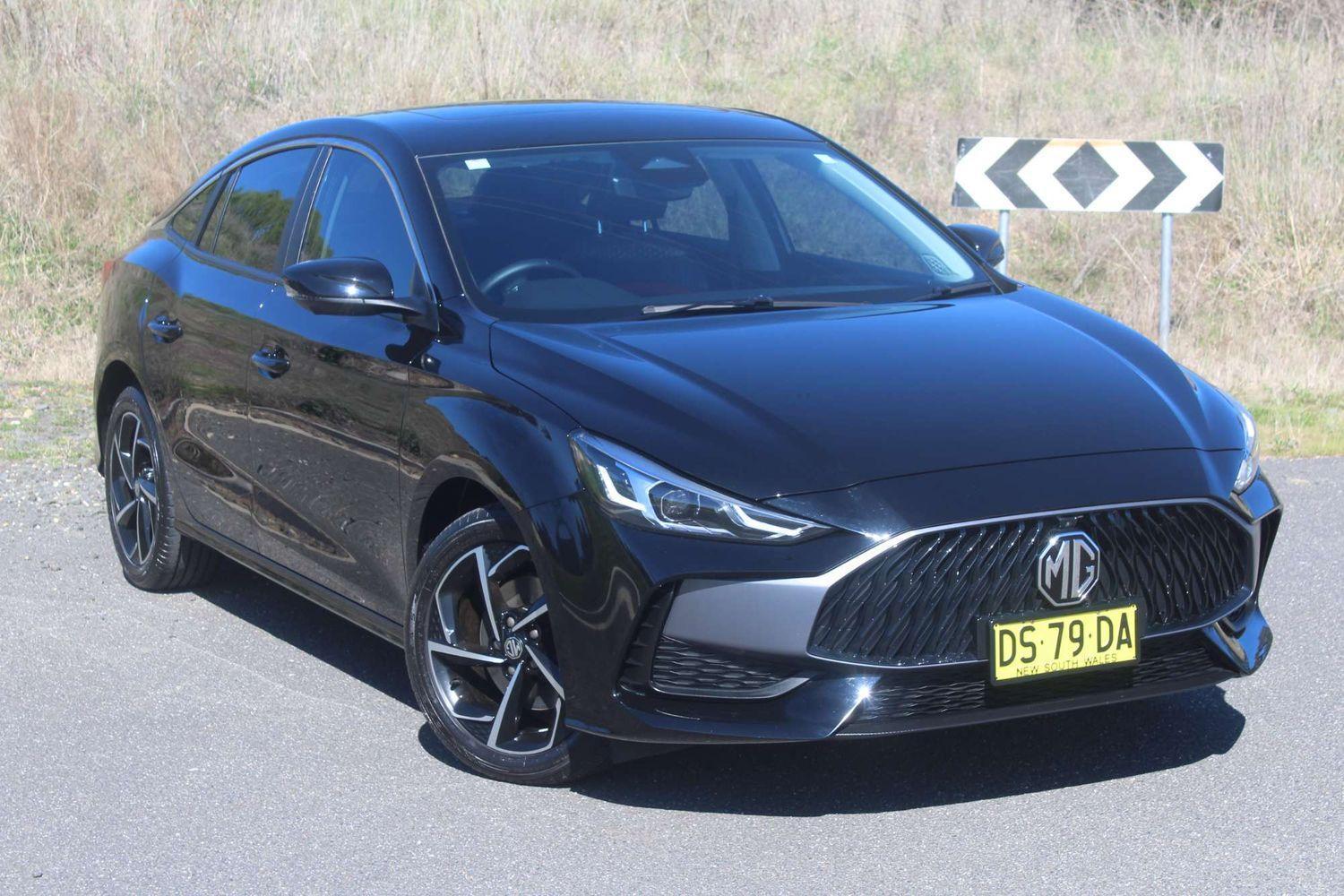 2025 MG MG5 Essence in Black Pearl Metallic