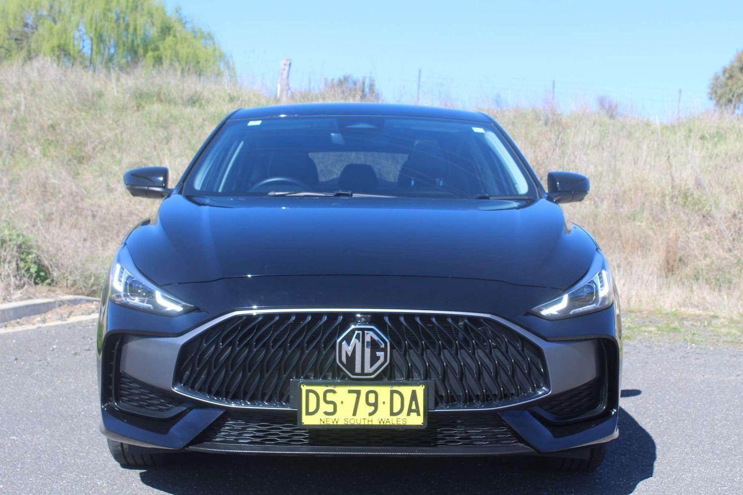 2025 MG MG5 Essence in Black Pearl Metallic