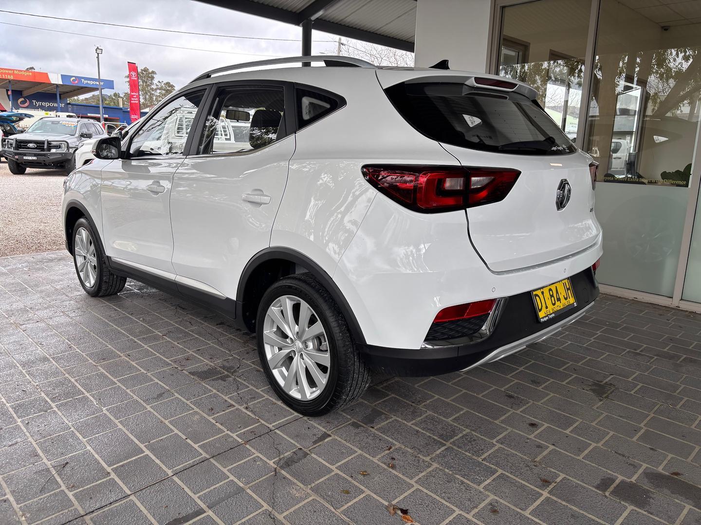 2023 MG ZS Excite in White