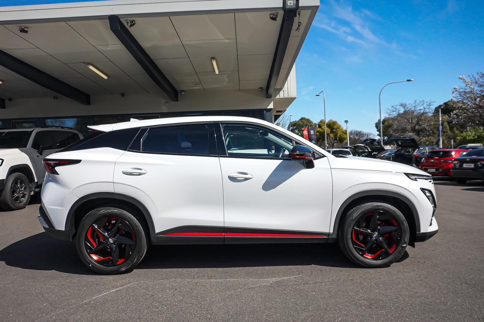 2024 Chery OMODA 5 EX in White