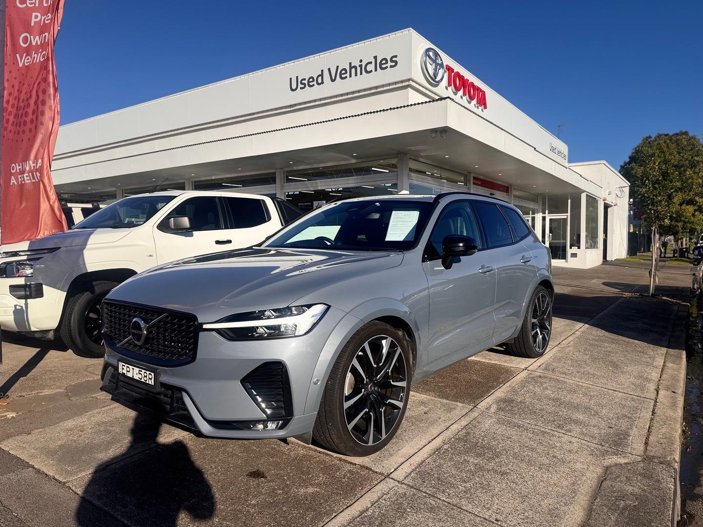 2021 Volvo XC60 T6 R-Design in Blue