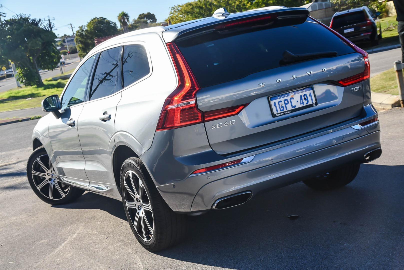 2018 Volvo XC60 T5 Inscription in Grey
