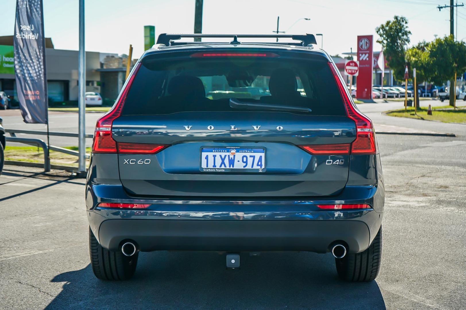 2019 Volvo XC60 D4 Momentum in Blue
