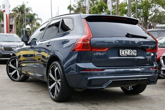 2022 Volvo XC60 Recharge Ultimate T8 Plug-In Hybrid in Denim Blue