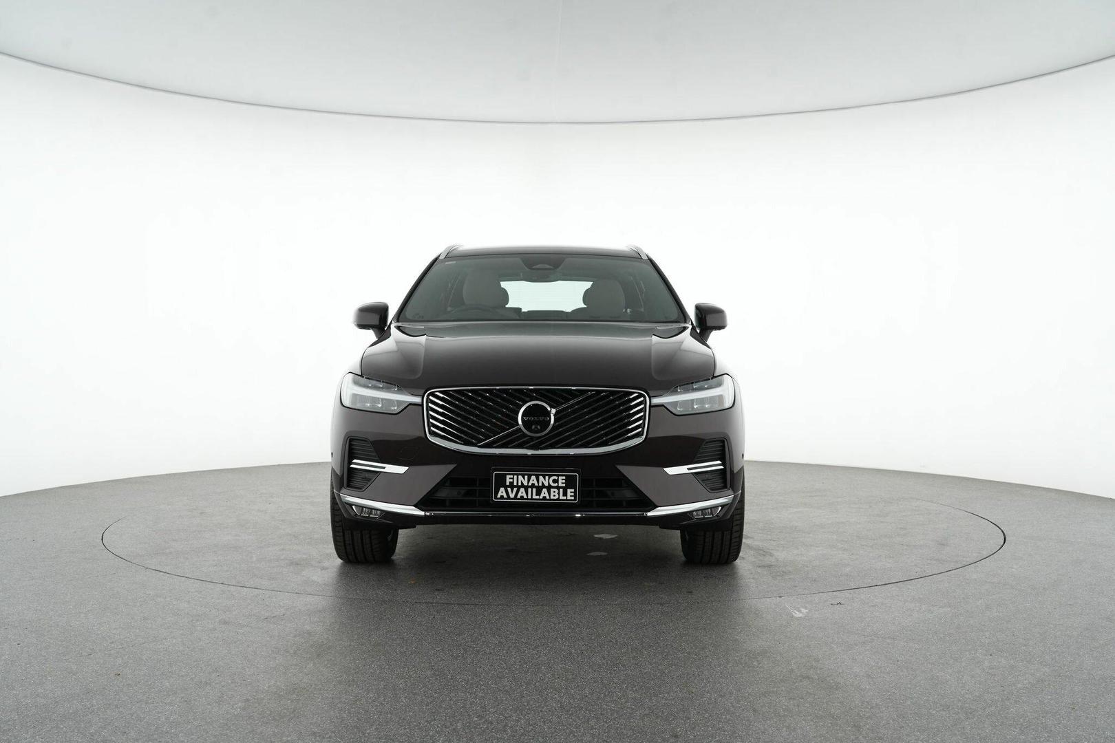 2025 Volvo XC60 Plus B5 Bright in Red