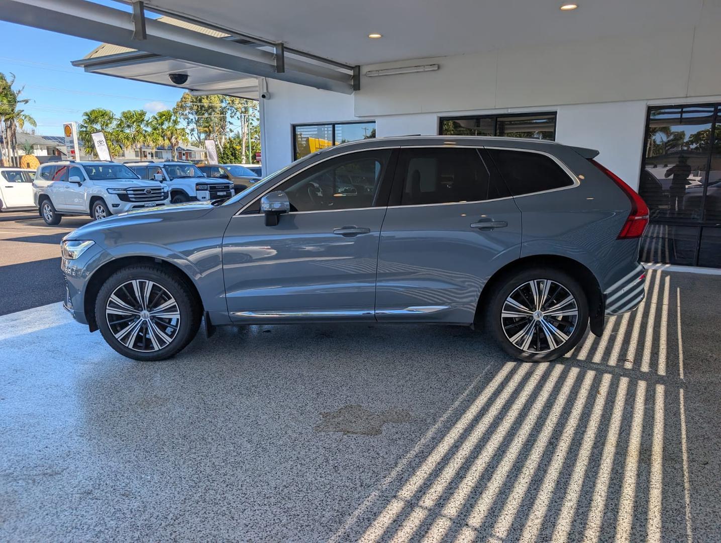 2022 Volvo XC60 B5 Inscription in Grey