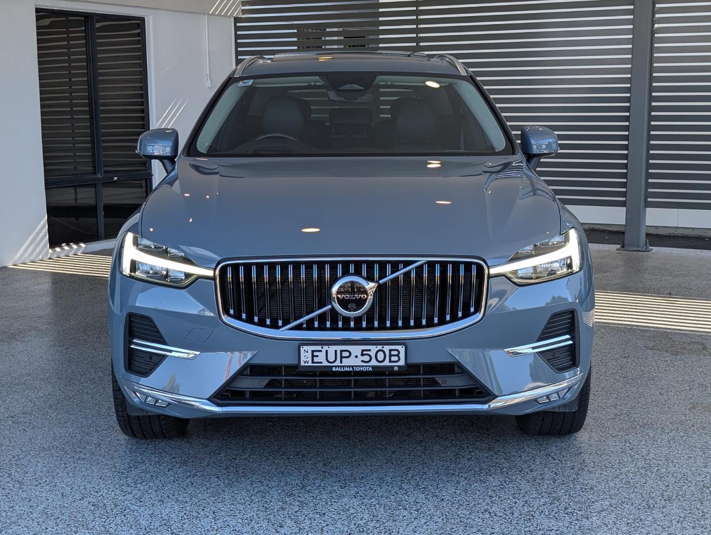 2022 Volvo XC60 B5 Inscription in Grey