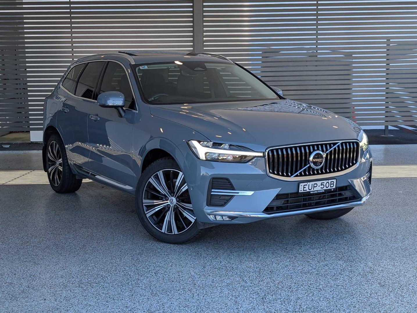2022 Volvo XC60 B5 Inscription in Grey