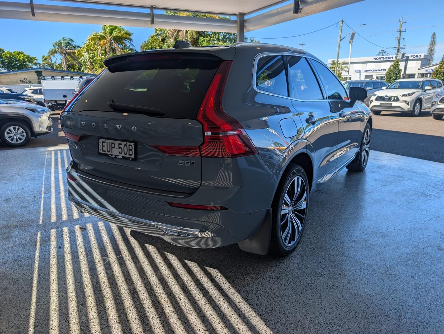 2022 Volvo XC60 B5 Inscription in Grey