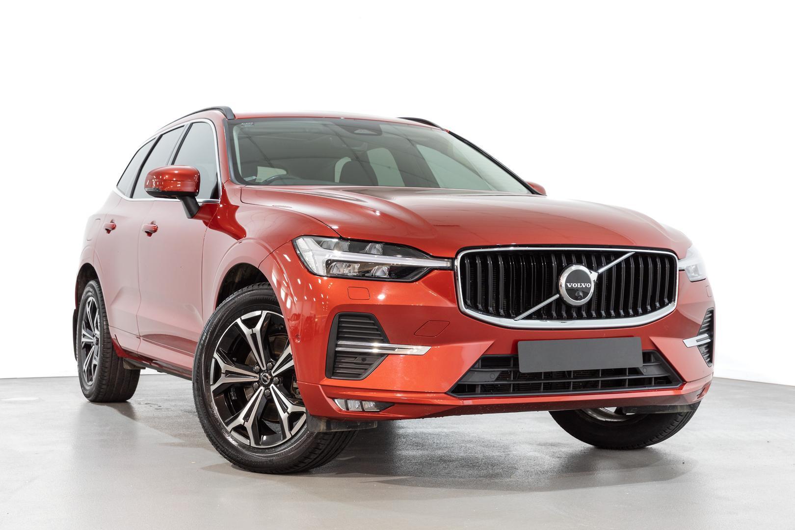 2021 Volvo XC60 B5 Momentum in Red