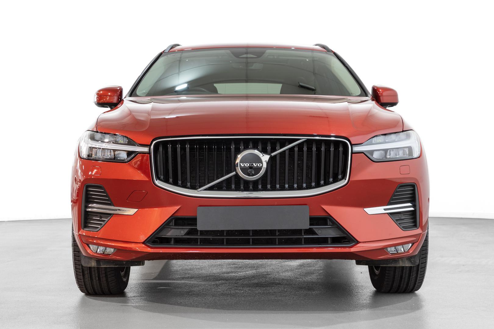 2021 Volvo XC60 B5 Momentum in Red