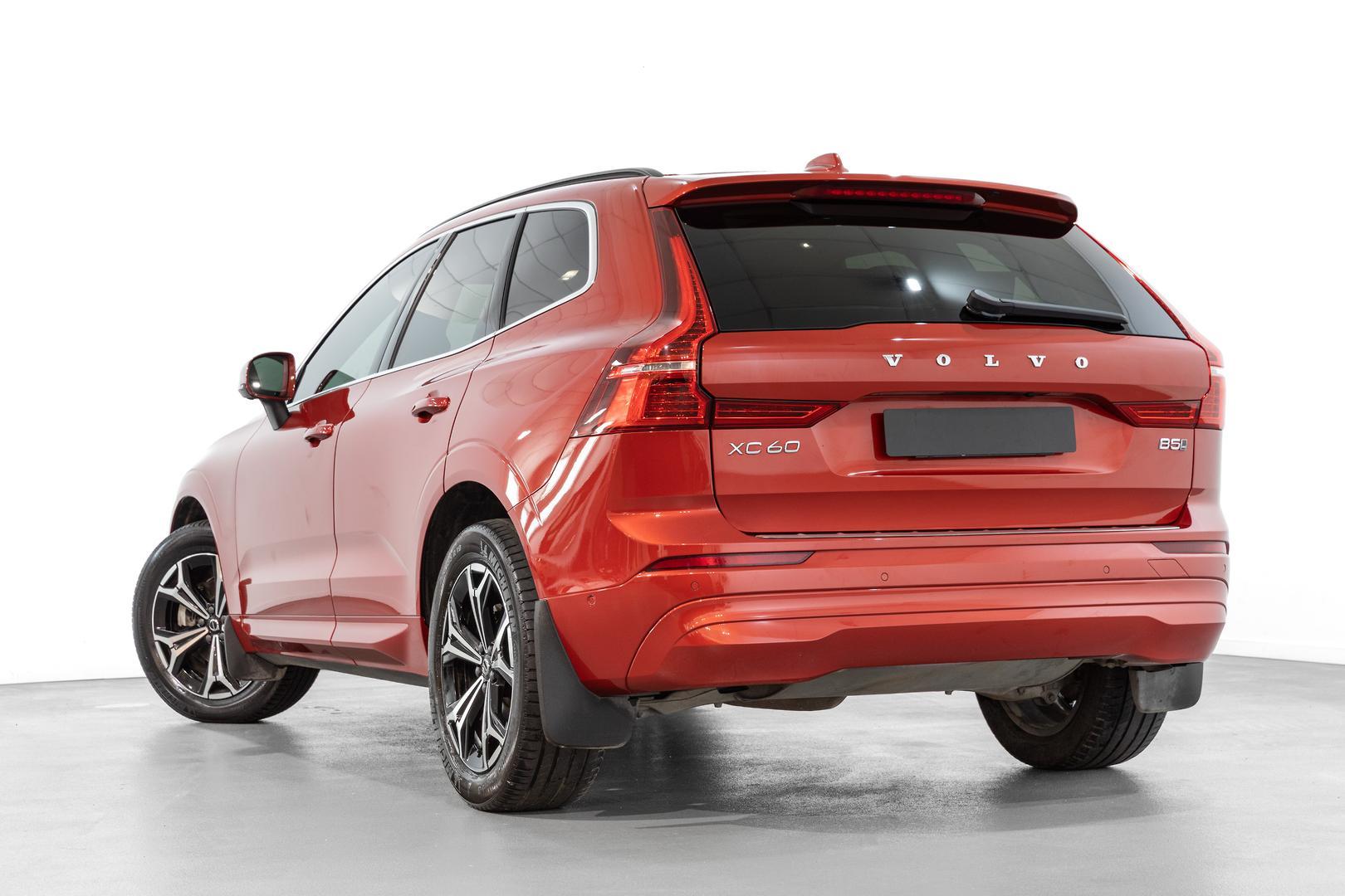 2021 Volvo XC60 B5 Momentum in Red
