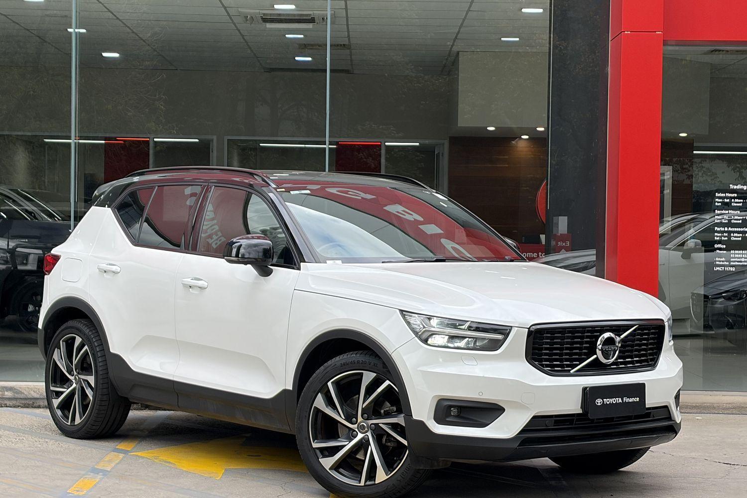 2021 Volvo XC40 T5 R-Design in White